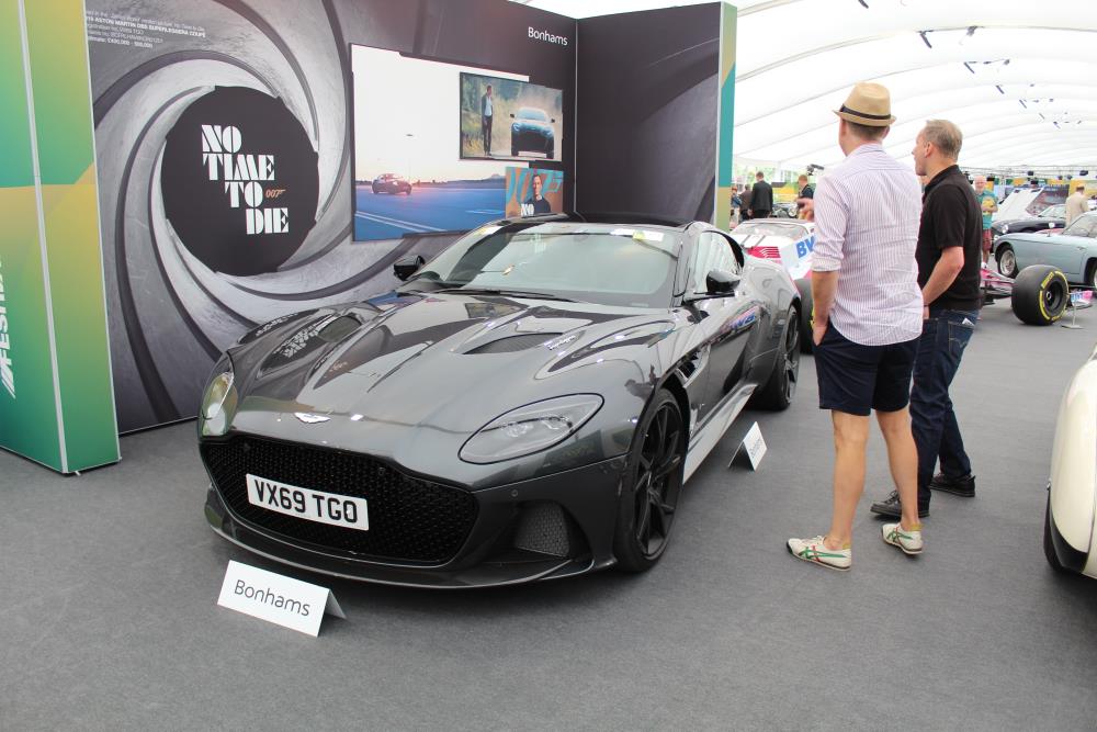 We Tried Aston Martin's $80,000 Curved-Screen Racing Simulator